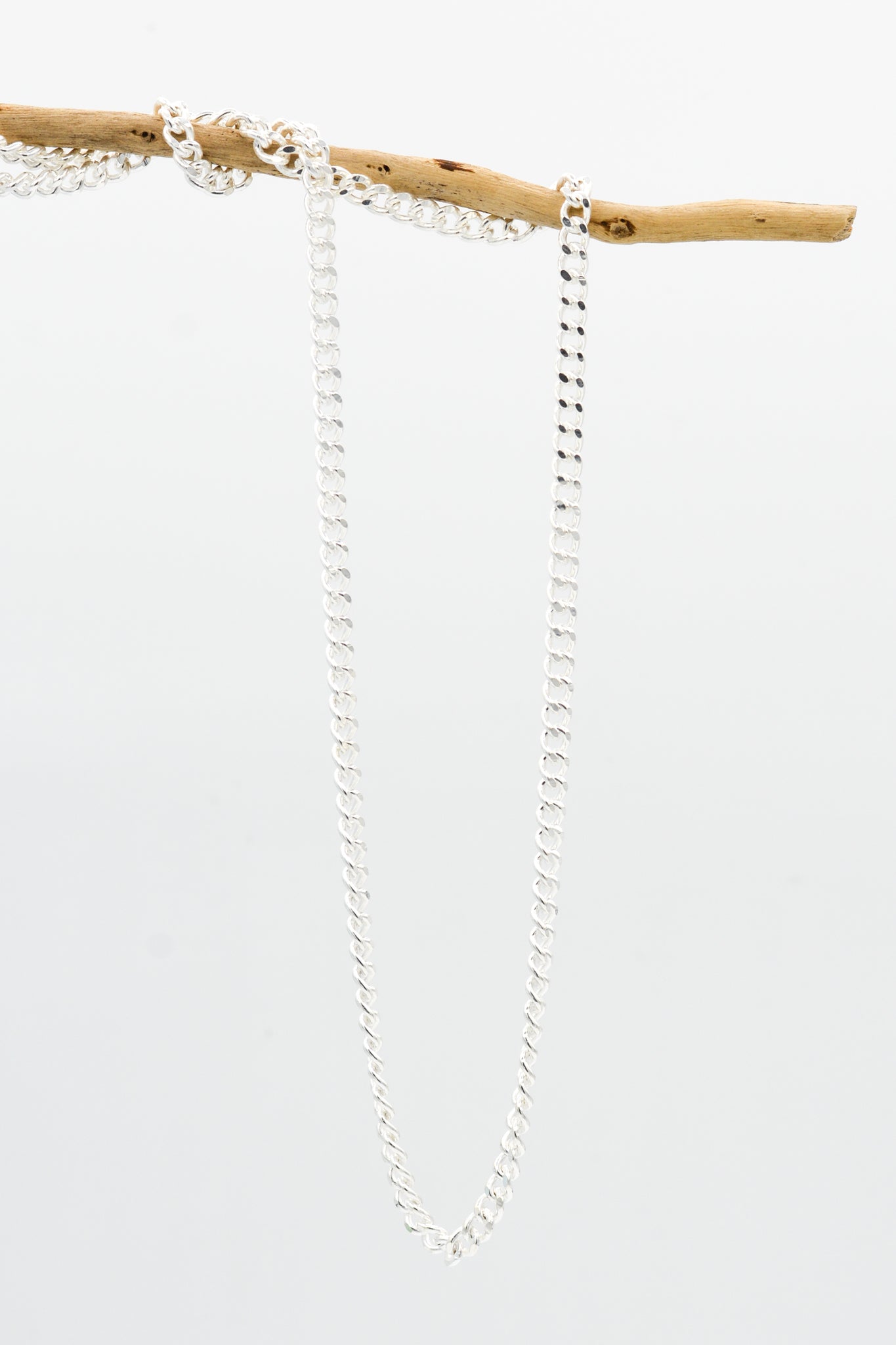 Curb chain