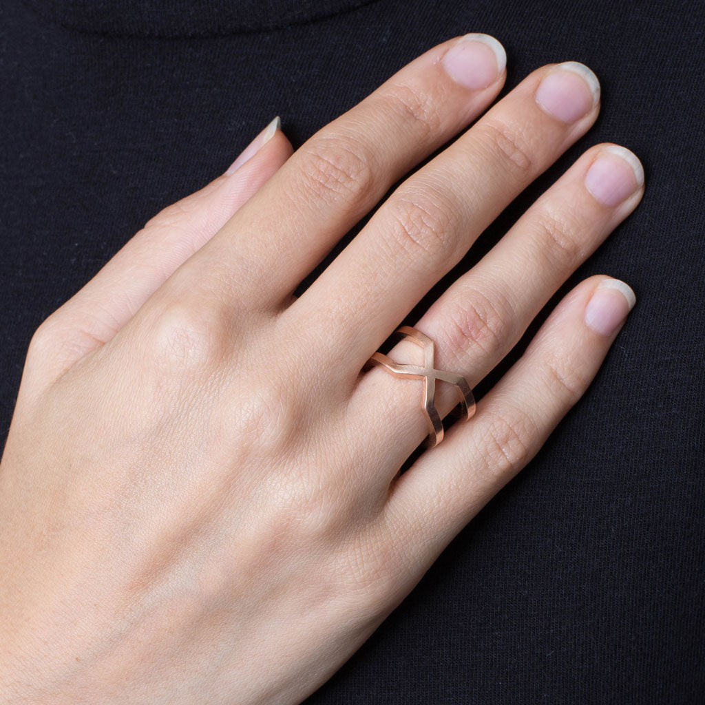 B 226 - Round X Ring - Rosegold