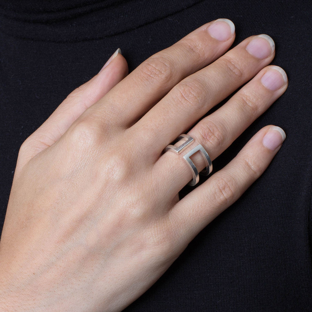 B 226 - Round X Ring - Silver